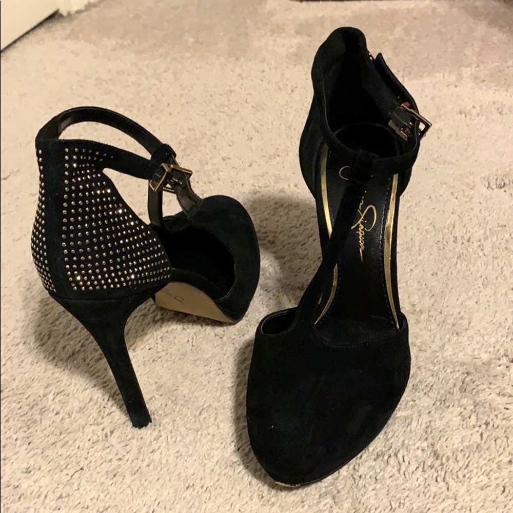 Black Jessica Simpson heels/pumps with 4” heel.